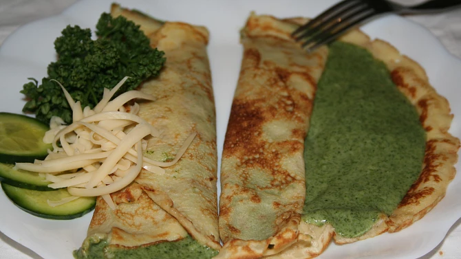 Francouzské palačinky (crepes) se sýrovo-špenátovou náplní