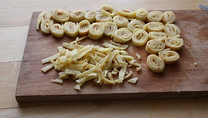 Fritátové nudle  (vložka do polévky)