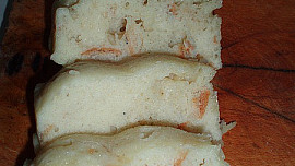 Houskový knedlík vařený v mikrovlnce