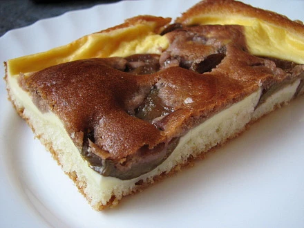 Koláč s tvarohem a ovocem