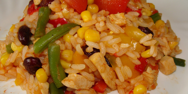 Kuřecí  kousky s rýží a zeleninou (Mamčina dietka ;-))