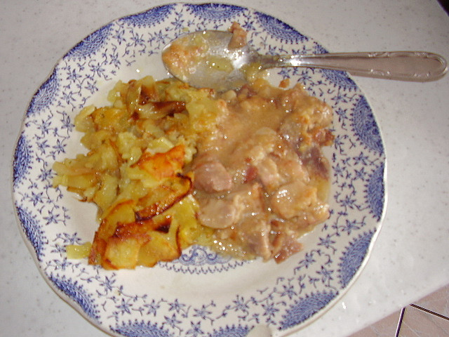 Marinované maso s praženými bramborami, oleeeee