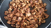 Ořechy v karamelu