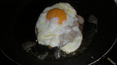 Roštěná se šunkou a vejcem