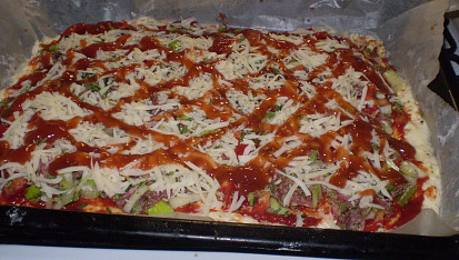 Rychlá pizza (nejen pro Vaška), před pečením...