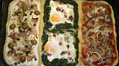 Rychlá pizza (nejen pro Vaška) (po 15 minutách v teple...)