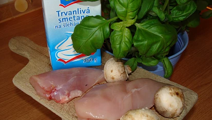 Široké nudle s kuřecím masem a žampiony, Suroviny