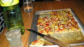 Slaný koláč jako pizza