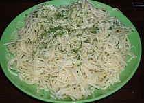 Špagety s česnekovou omáčkou