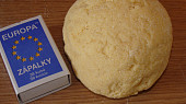 Strouhání, drobení, mrvenička - zavářka do polévky (Velikost těsta)