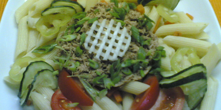 Těstovinový salát s ťuňákem