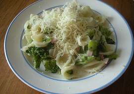 Těstoviny s brokolicí