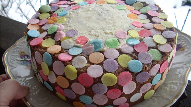 Točený dort s marcipánovou šlehačkou, Točený dort jednoduše zdobený