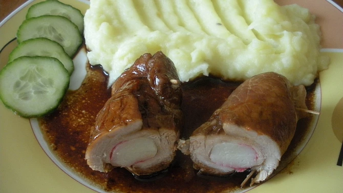 Vepřové rolky s krabí tyčinkou
