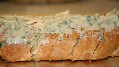 Zapečená česneková bageta