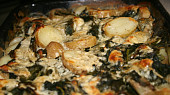 Zapečené smetanové brambory s listovým špenátem, po tepelné úpravě