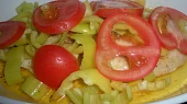 Zapečený pangasius s paprikou a rajčaty