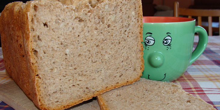 Žitno-pšeničný chléb II. (Chléb na řezu)