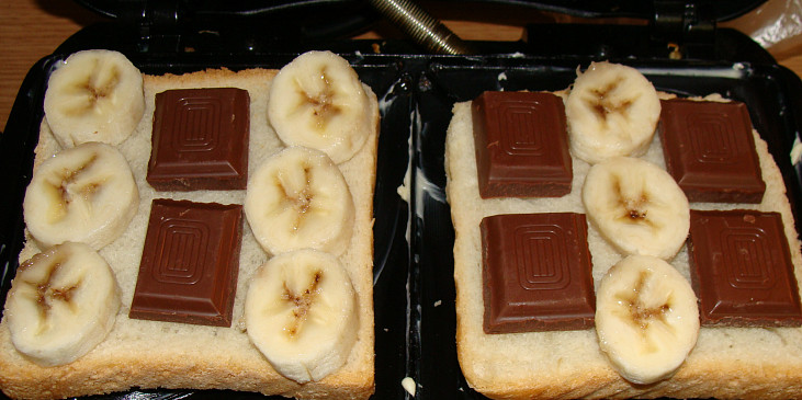 Poklást banánem a čokoládou
