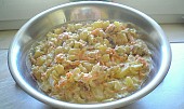 Bramborovo - zeleninový salát, Zůstatek salátu od oběda - Na chlebíčky