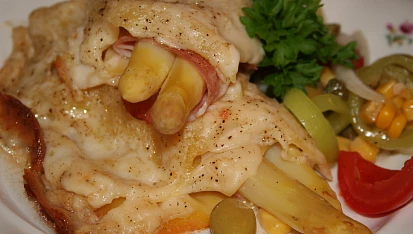 Cannelloni s chřestem a parmezánovou peřinkou