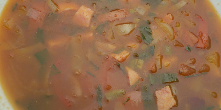 Červená polévka-detail