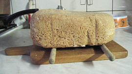 Chléb celozrnný