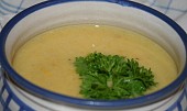 Chřestová polévka s kukuřicí