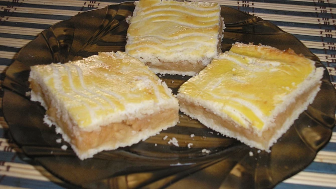 Jablkový mřížkový koláč