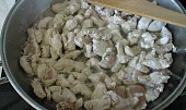 Kuřecí maso v kedlubnách, restování masa  ....
