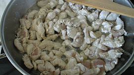 Kuřecí maso v kedlubnách