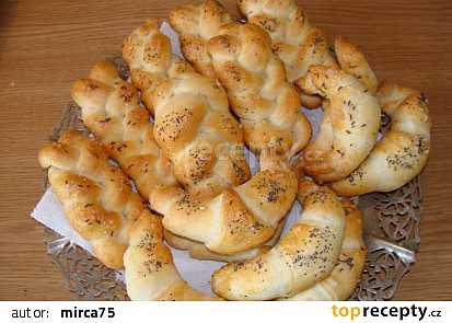 Malé housky nebo rohlíčky