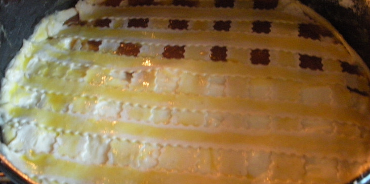 Mřížkový koláč z listového těsta (Před pečením)