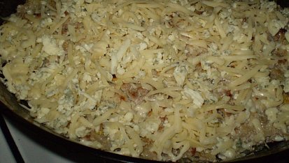 Pikantní mleté maso v troubě, po 30 min.pečení dáme sýr...