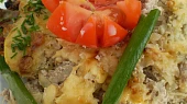 Pikantní mleté maso v troubě, detail..