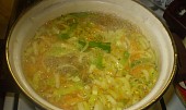 Porková polévka s drožďovovločkovými knedlíčky - bleskovka (už se to vaříííí)