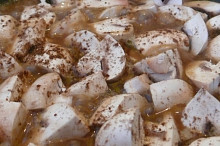 žampióny orestujeme zvlášť na pánvičce