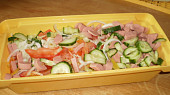 Rychlá pizza (nejen pro Vaška) (připravené suroviny)