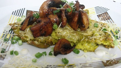 Špenátová polenta s houbami