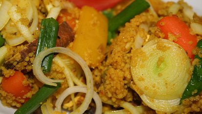 Tofu s kuskusem a zeleninou