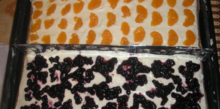 Tvarohový koláč s ovocem a želatinou (Rovnomerne poukladané ovocie)