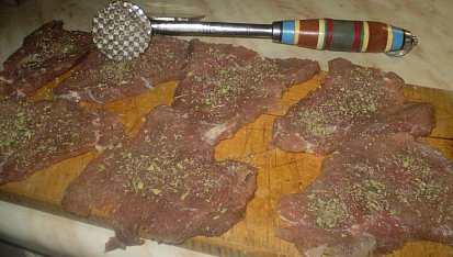 Vepřové plněné a zapečené uzlíčky, připraveno,okořeněno...