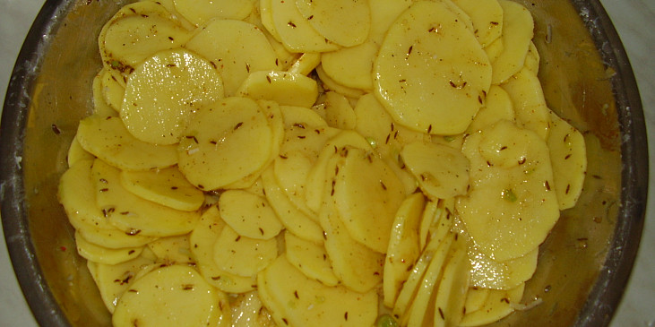 Zapečené brambory s kuřecím masem (Zapečené brambory s kuřecím masem)
