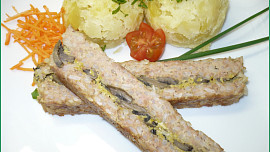 Zapečené mleté maso s rýží a houbovou smaženicí