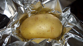 Americké brambory, před pečením