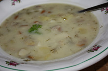 Bramborová polévka s houbami nakyselo
