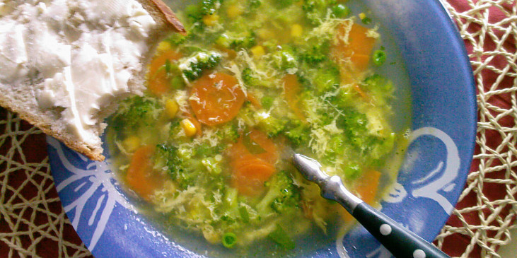 Brokolicová polévka - barevná