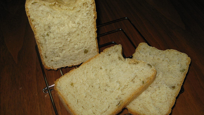 Chléb s olivami a oreganem