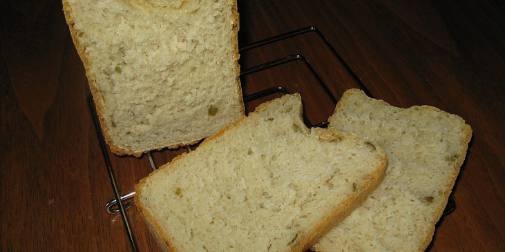 Chléb s olivami a oreganem