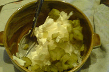 Majolka, cibule a okurek